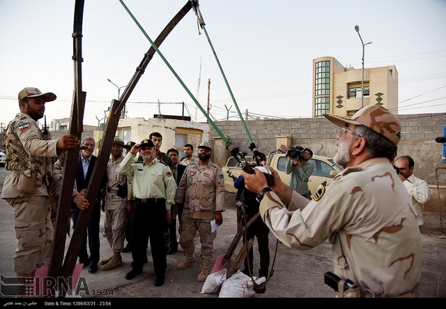 منجنیق عجیب قاچاقچیان برای انتقال مواد مخدر به کشور!/عکس