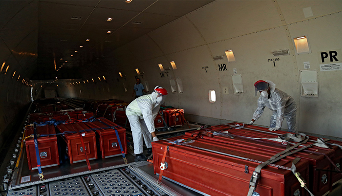 (تصاویر) داخل هواپیمای حامل پیکر حجاج