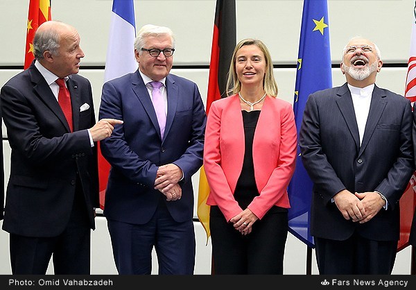 خنده ظریف بعد از توافق بزرگ/ عکس