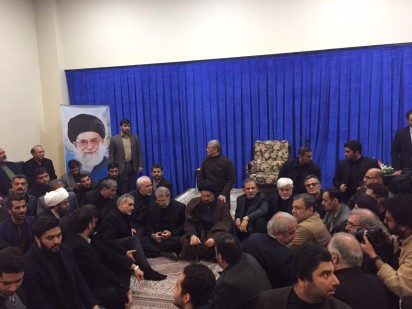 انتظار برای پيكر آيت الله هاشمي/عکس