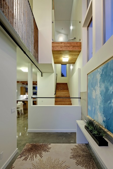 ساخت خانه‌ای زیبا از مواد قابل بازیافت +تصاویر