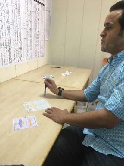 حضور علی کریمی در حوزه رای گیری/عکس