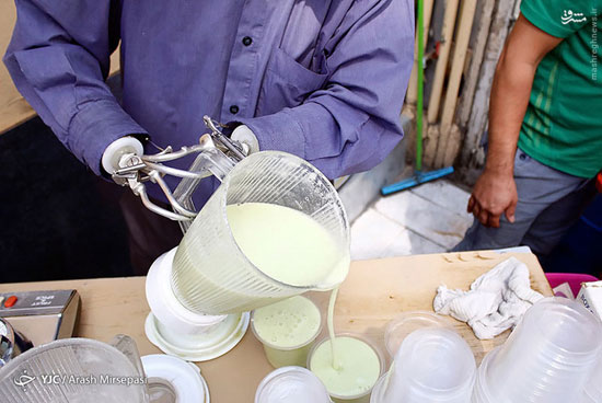 عکس: آبمیوه فروشی با دستان آهنی