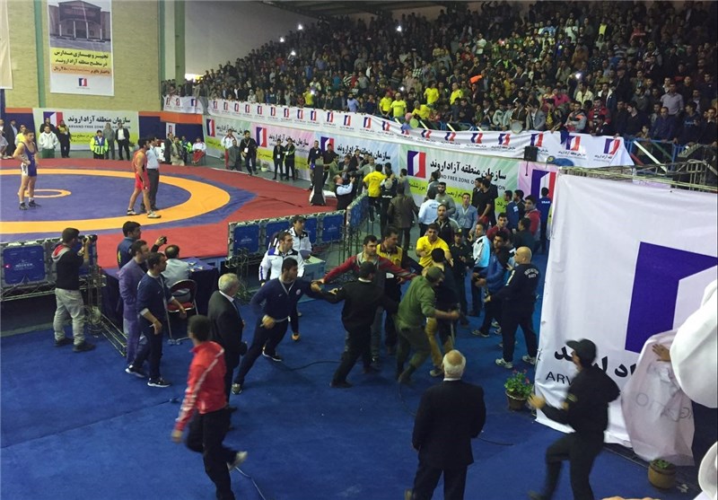 هجومی تماشاگران پس از درگیری در جام باشگاه های جهان(+عکس)