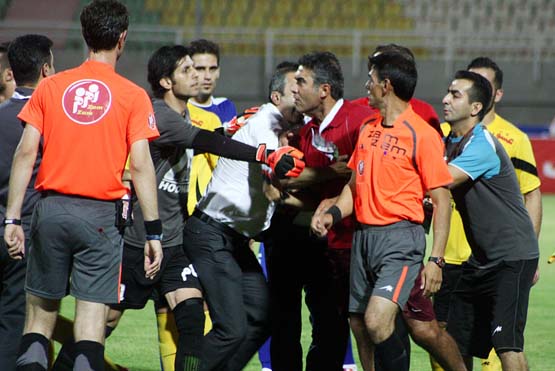 عکس/ درگیری فیزیکی عابدزاده در اهواز