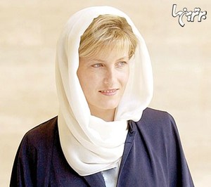  سوفیا، كنتكس «وسكس» سال نو میلادی را با برگزاری جشنی در قلعه وینزور شروع كرد. او در ‌مهمانی خود به تعدادی از طراحان این امكان را داده بود تا كارهای خود را به نمایش بگذارند و طراحان مسلمان هم در این گروه جای داشتند. او گفت: «پوشش اسلامی این توانایی را به زنان مسلمان می‌دهد تا ضمن حفظ اعتقادات خود، لباسی شیك، به روز و آراسته به تن كنند. باید فضایی در اختیار زنان مسلمان گذاشته شود تا این موضوع را به دیگران نشان دهند.» سوفیا همسر كوچك‌ترین پسر ملكه انگلستان است. 