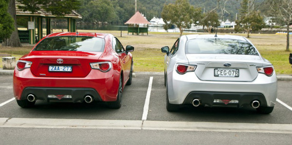 toyota-86-v-subaru-brz-rears