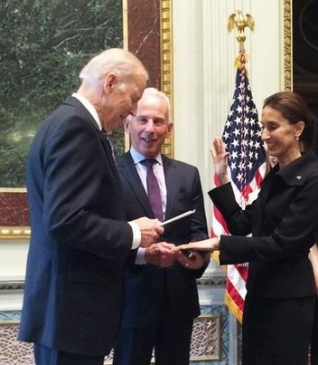 سفیر ایرانی الاصل آمریکا در سوئد (+عکس)