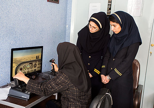 (تصاویر) اولین مدرسه هوانوردی دختران