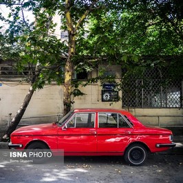 تهران - خیابان بیستون - سال ۱۳۹۲ تولید پیکان از سال ۱۳۴۶ به عنوان اولین ماشین ایرانی آغاز شد. پیکان اتوماتیک نیز در سال ۱۳۴۹ تولید شد. در سال ۱۳۵۰ و ۱۳۵۱ شش مدل پیکان تولید می‌شد که عبارت بود از دولوکس، وانت، کار، جوانان، تاکسی و اتوماتیک، تولید این خودرو در سال ۱۳۸۳ به اتمام رسید.