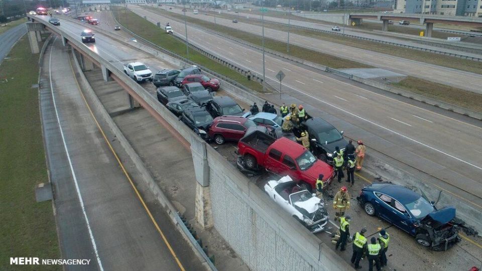 تصادف زنجیره‌ای و مرگبار بیش از ۱۳۰ خودرو در تگزاس