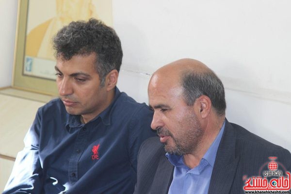 حضور عادل فردوسی پور و علی رمضانی مدیر صدا و سیمای مرکز کرمان در مجلس ترحیم حجت‌الاسلام حاج شیخ عباس پورمحمدی