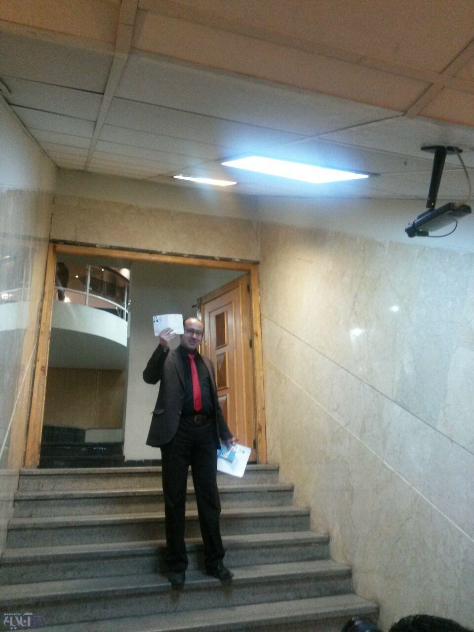 عکس/کاندیدای ریاست جمهوری که متولد سال 68 بود /آقای کراوتی برای برقراری آزادی نامزد شد