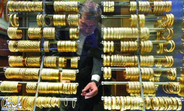 ویترین یک جواهرفروشی در بمبئی، هند/عکس