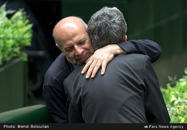 حداد در آغوش محجوب /عکس