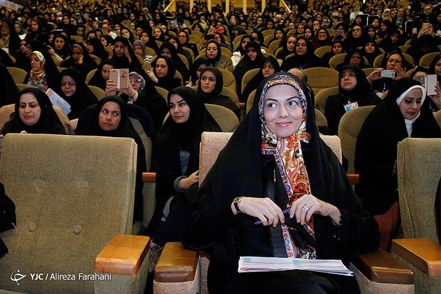 آزاده نامداره در جمع زنان موفق/عکس