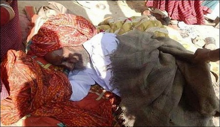 زنده‌شدن مرد هندی قبل از سوختن/تصاویر