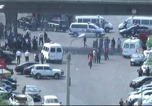 گروگانگیری در مرکز پلیس ارمنستان/ عکس