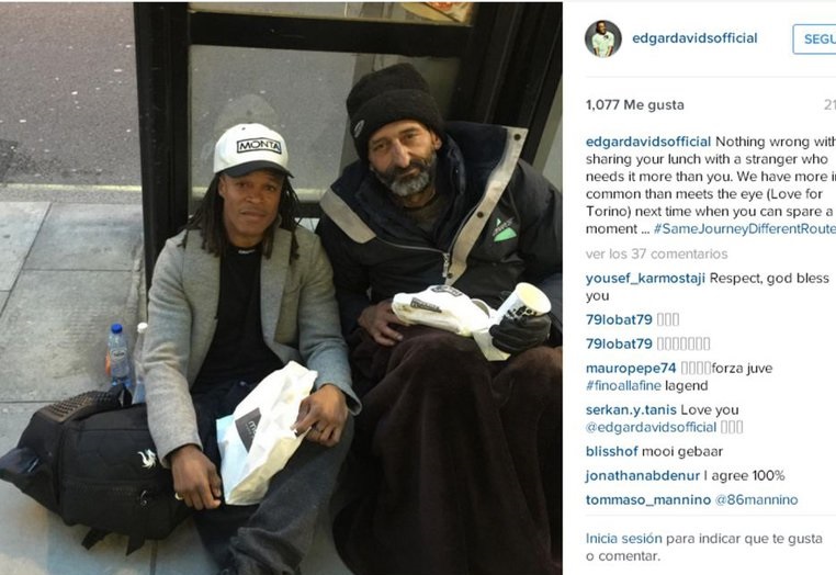 داویدز غذایش را با یک فقیر تقسیم کرد/ عکس