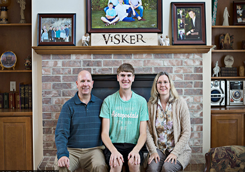 مردی که در صورت خوردن غذا، سلامتی اش به خطر می افتد + تصاویر