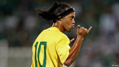 رونالدینیو (۲۰۰۴ و ۲۰۰۵)