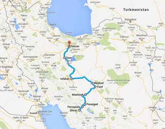 مور پس از ترک شیراز با راننده و مترجم خود به سمت شمال حرکت کرد. امکاناتی که در اختیار مور قرار گرفته است از سوی دولت ایران برای خبرنگاران خارجی تدارک دیده شده است.