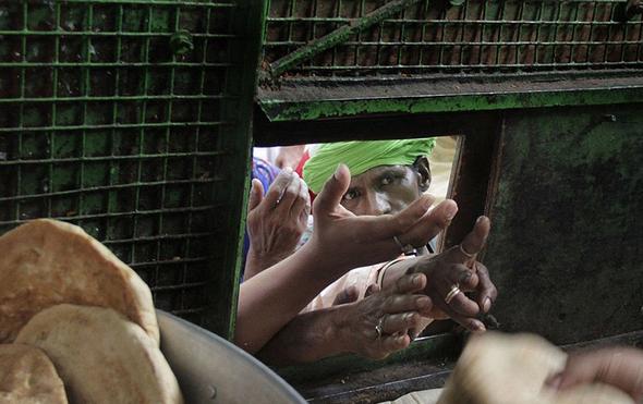 تصاویر : جهان رو به فقر و گرسنگی
