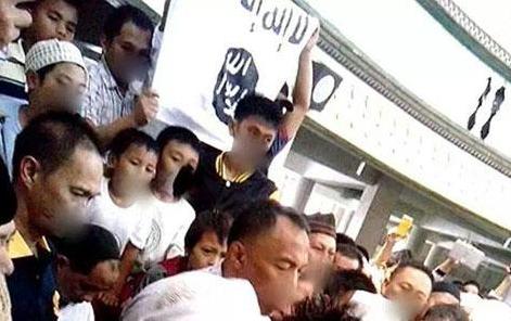 رونمایی از پرچم دوم داعش/تصاویر