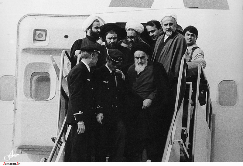 لحظه ورود امام خمینی(ره) به ایران/ عکس