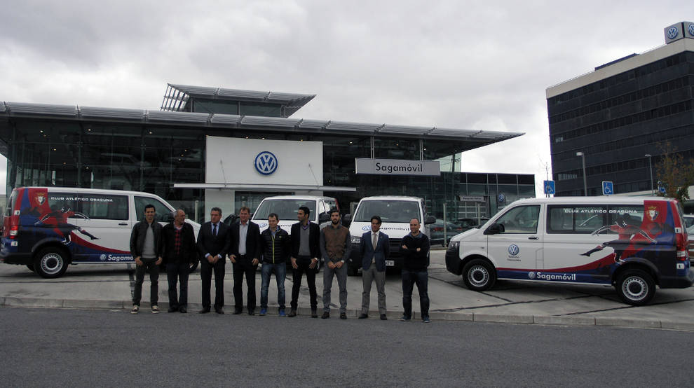 نکونام‌ و انصاري‌فرد در مراسم‌ تبليغاتي‌ (عکس)