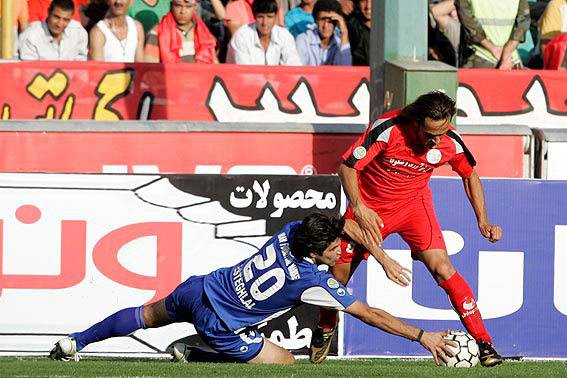 عکس/ علی کریمی و ژست جالب مدافع استقلال