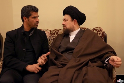 هادی ساعی در کنار سیدحسن