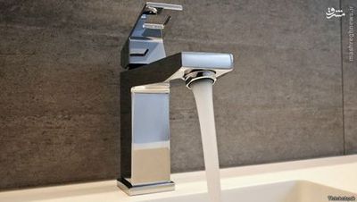 شیر دستشویی برای شستشو همه به سراغ دستشویی می‌رویم اما معمولا به اینکه شیر دستشویی خود محل تجمع باکتری است توجه نمی‌کنیم. تحقیقات نشان می‌دهند شیر دستشویی تا ۲۱ برابر توالت، آلوده به باکتری است. وضعیت شیر آشپزخانه بدتر است چون به مواد غذایی هم آلوده می‌شود و تا ۴۴ برابر توالت باکتری دارد. 