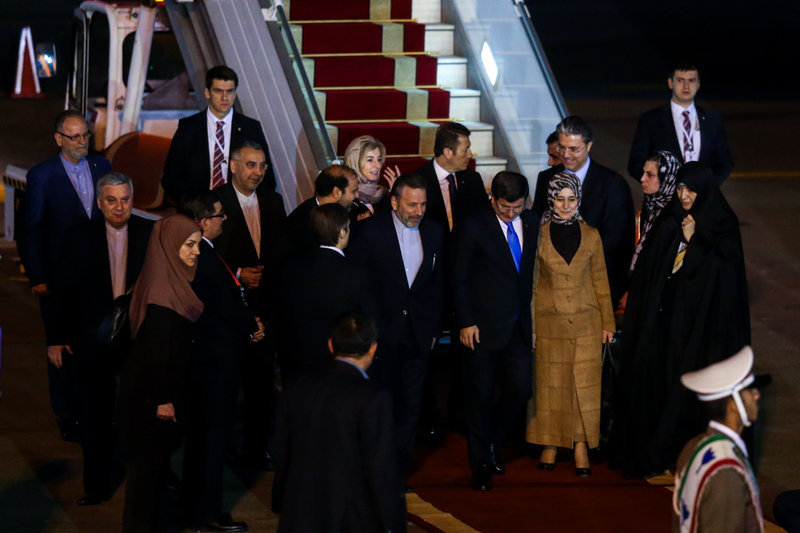 لباس همسر داووداغلو در تهران /عکس