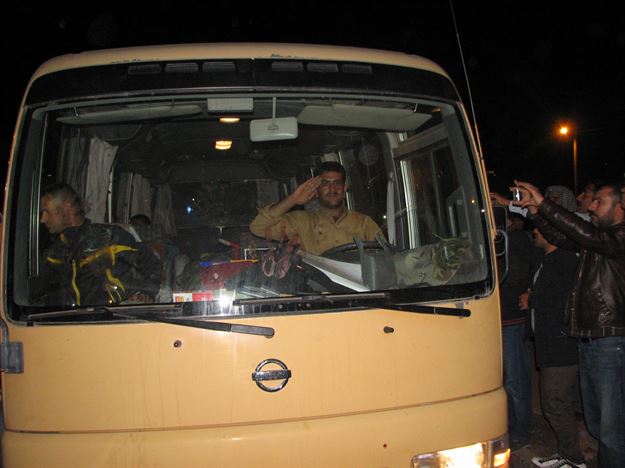 استقبال از پیشمرگه ها در ترکیه / یونیفرم آمریکایی بر تن بعضی پیشمرگه ها (+عکس)