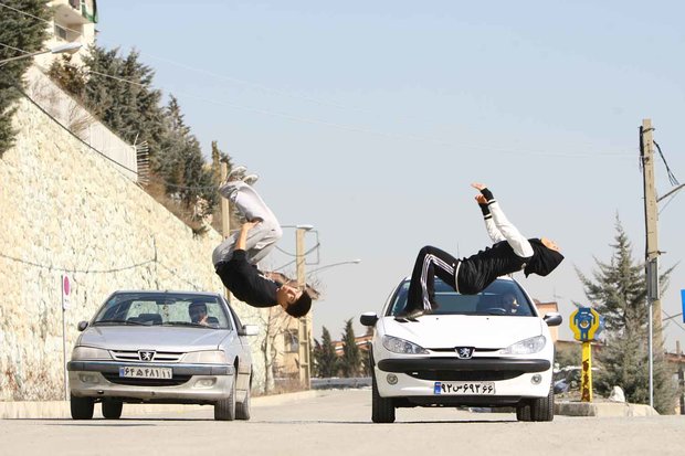 این دختر ایرانی متخصص سقوط است +(تصاویر)