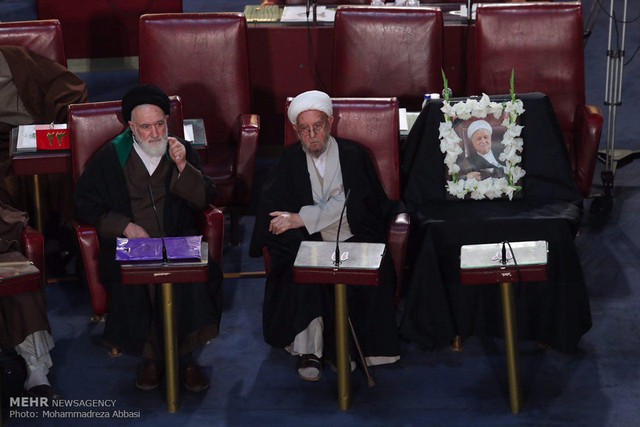 صندلی خالی آیت الله هاشمی در مجلس خبرگان/عکس