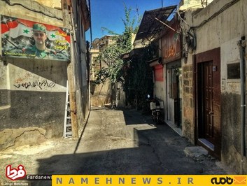 با وجود خیابان‌ها و معابر اصلی در دمشق، جورجو ترجیح داده است در کوچه‌های باریک و خلوت قدم بزند