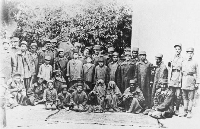 بیمارستان روانی در شیراز 1308 / عکس