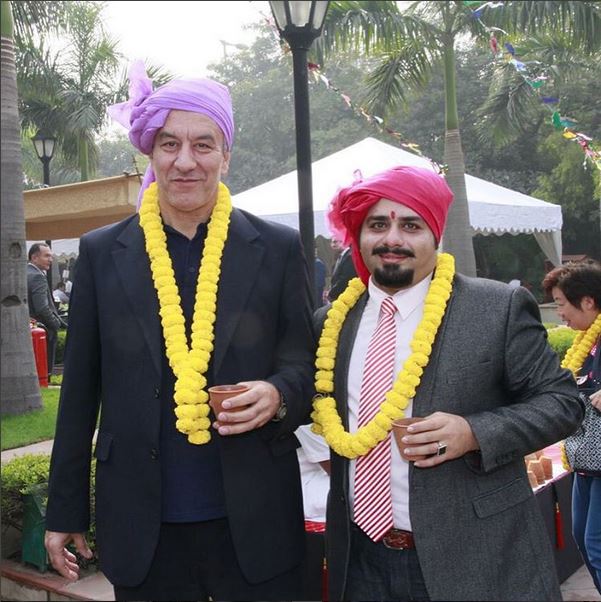 کفاشیان با لباسی جالب در مهماني بزرگ فدراسيون هند/عکس