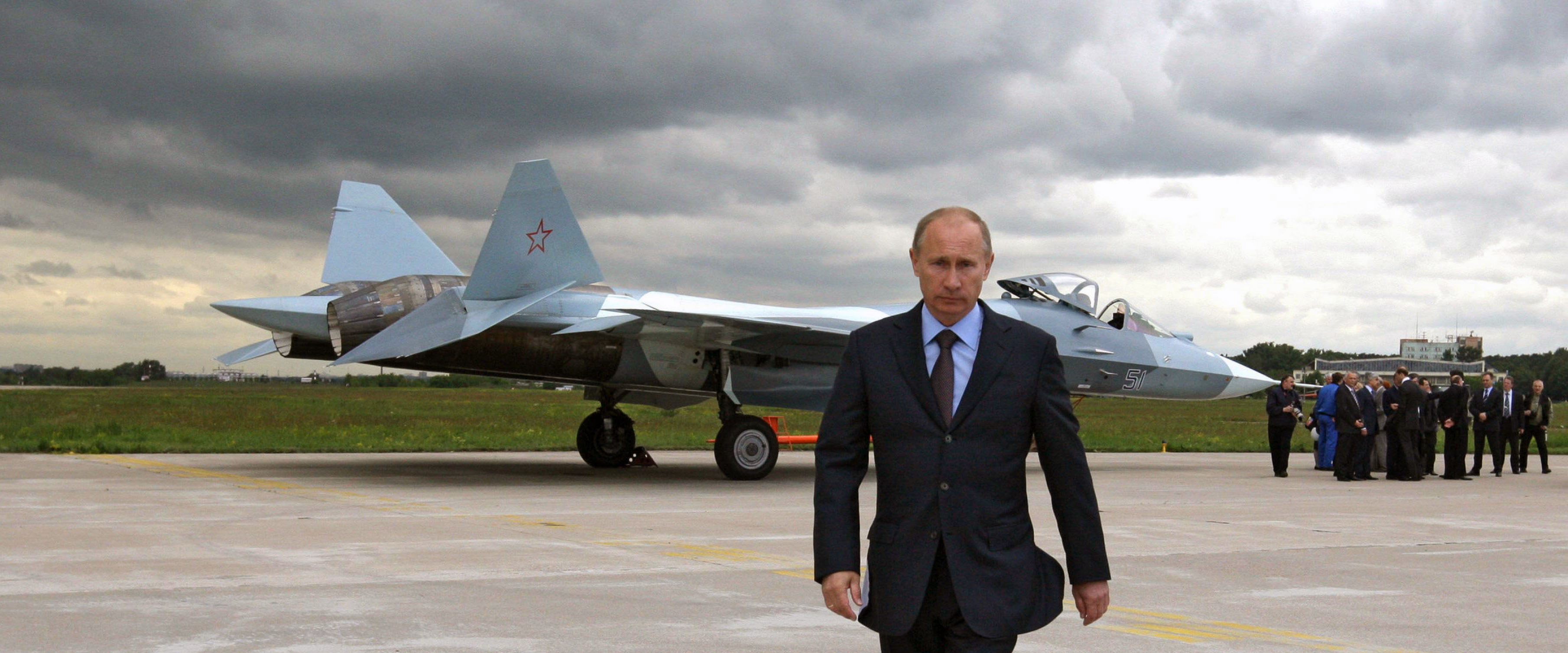 مشاور ظریف: نیروی هوایی سوریه مجهز نیست باید برای کاهش تلفات از نوژه استفاده کرد/ روسیه اهداف خود را پیش از زدن با ایران هماهنگ می کند/ اختیار کامل پایگاه نظامی نوژه را به روسیه نداده ایم