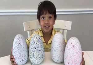 درآمد 11 میلیون دلاری کودک 6 ساله از یوتیوب