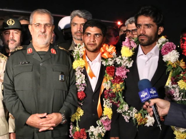 خبر مهم/ آزادی و بازگشت 5 تن از مرزبانان ربوده شده در میرجاوه به کشور + تصاویر