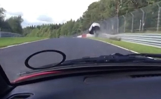 نجات معجزه آسای راننده پس از وازگون شدن+ تصاویر