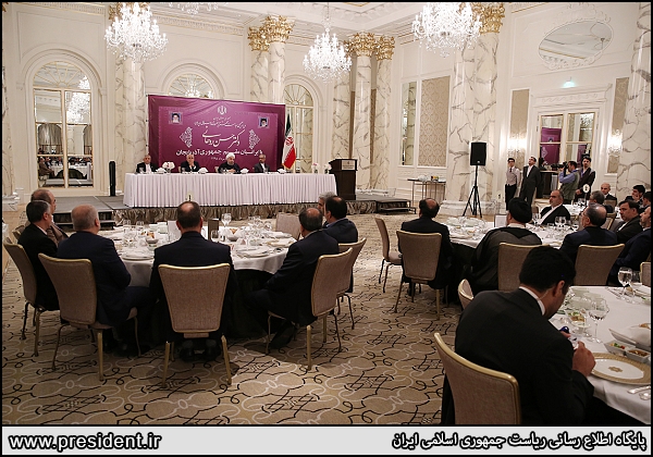 حسن روحانی در جمع ایرانیان مقیم آذربایجان/عکس