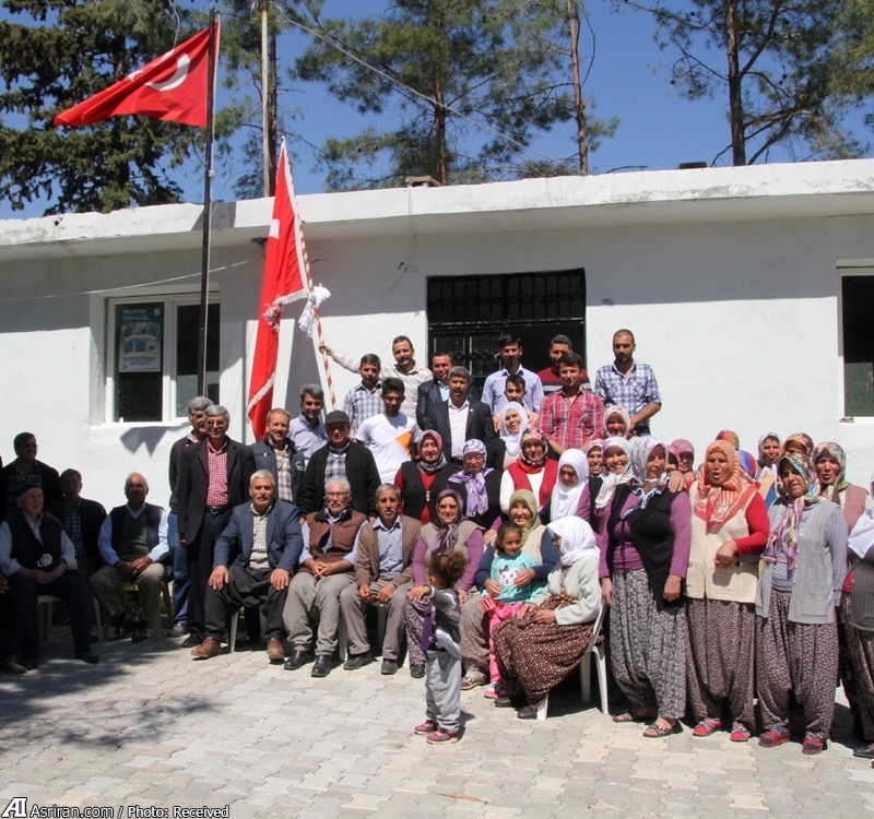 تظاهرات در اعتراض به نبود همسر (+عکس)