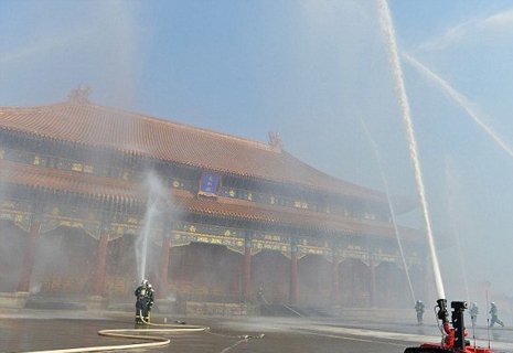 آتش نشانان جهان برای اطفای حریق از این غول‌ها استفاده می‌کنند! (+عکس)