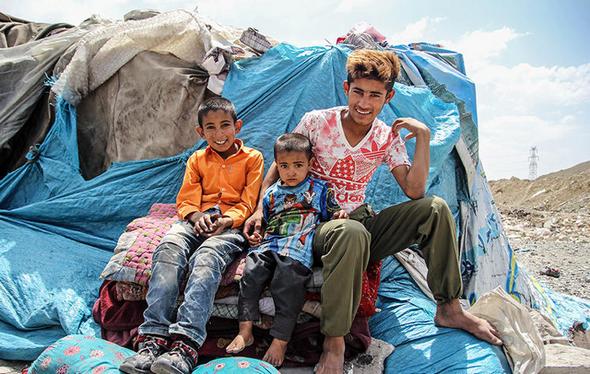 تصاویر : خانواده بی‌خانمان در حاشیه تهران