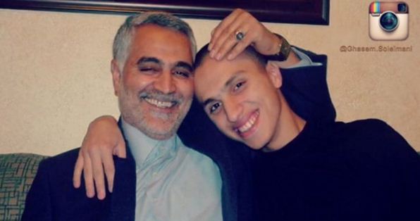 جهاد مغنیه در آغوش سردار سلیمانی (+عکس)
