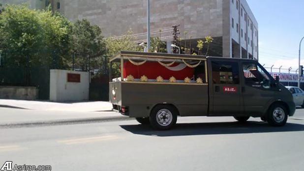 حمل جنازه آخرین کودتاگر در ترکیه (+عکس)